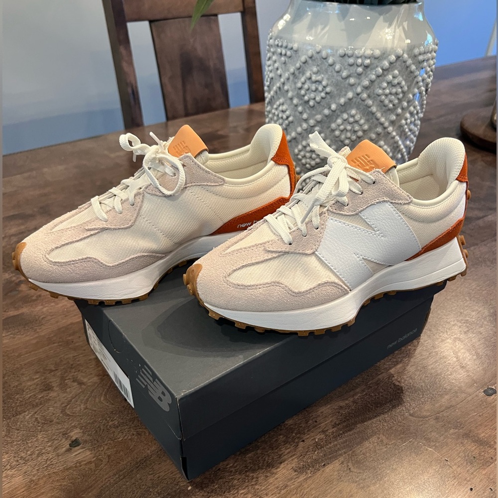 New Balance 327 Womens Sneakers